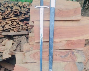 Espada vikinga Shrewsbury hecha a mano, de acero al carbono, con empuñadura forrada en cuero y vaina negra.