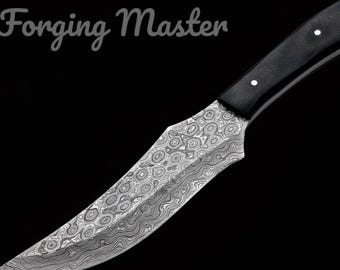 Cuchillo de caza de acero de Damasco, hecho a mano, de espiga completa, con mango de madera y funda de cuero.