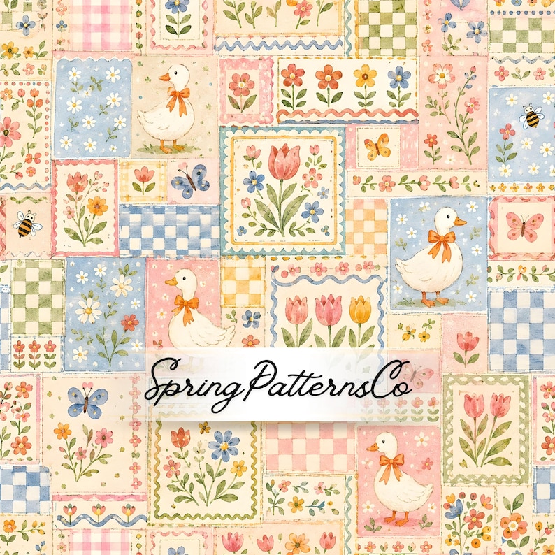 Puede incluir: Un patr&oacute;n de patchwork con patos, flores, mariposas y abejas en tonos pastel. El dise&ntilde;o incluye cuadrados con motivos florales y cuadros vichy. El texto "Spring PatternsCo" se muestra en una fuente cursiva.