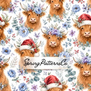 Peut inclure: Motif répété avec des illustrations à l'aquarelle de vaches Highland ornées de couronnes florales et de bonnets de Père Noël. Les vaches sont entourées de fleurs bleues et violettes, de baies et de feuillage, sur fond blanc. Le texte "Spring Patterns Co" est visible.