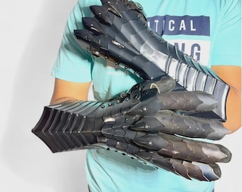 Black Dragon Scale Gauntlets, Medieval Knight Armor, Cosplay Costume