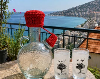 Traditional Lebanese Glass Water Jug with 2 Cedar Glasses, Handmade Crochet Tarboush Cover, Lebanon Heritage Gift