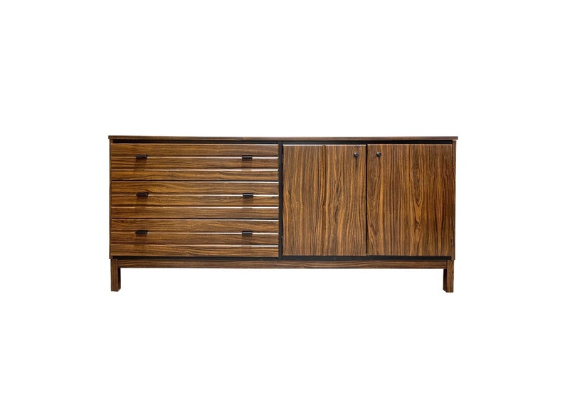 Mid Century Modern Long DRESSER / CREDENZA by American of Martinsville, c. 1960's image 10