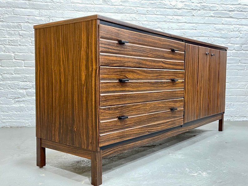 Mid Century Modern Long DRESSER / CREDENZA by American of Martinsville, c. 1960's image 2