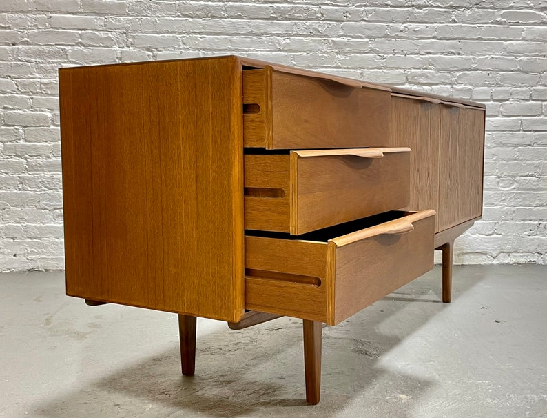 FUNKY Sculptural Mid Century MODERN styled CREDENZA / Media Stand / Sideboard image 3