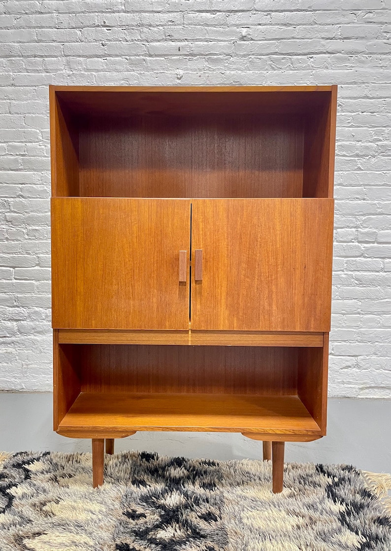 DANISH Mid Century Modern TEAK BOOKCASE / Vinyl Storage, c. 1960s image 3