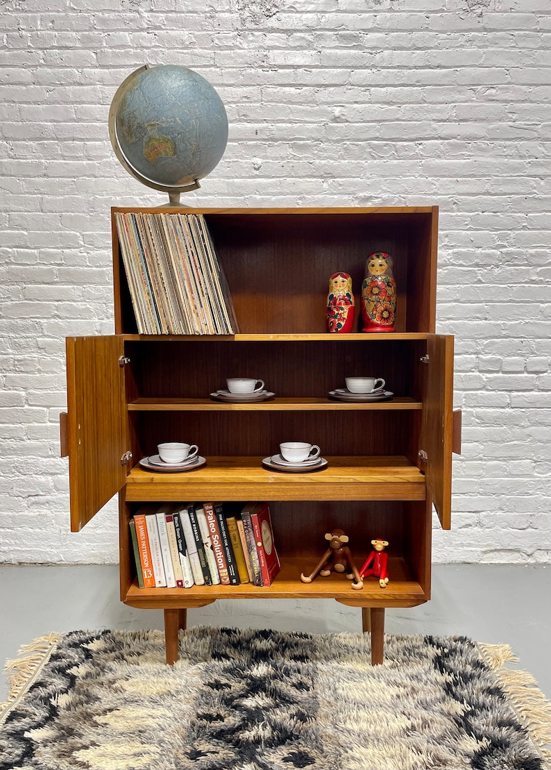 DANISH Mid Century Modern TEAK BOOKCASE / Vinyl Storage, c. 1960s image 5