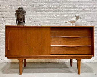 Apartment Sized Mid Century MODERN styled SCULPTURAL CREDENZA / Media Stand / Sideboard