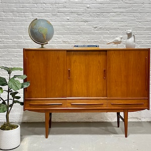 DANISH Mid Century MODERN Teak Credenza / SIDEBOARD, c. 1960&#39;s