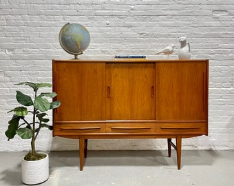 DANISH Mid Century MODERN Teak Credenza / SIDEBOARD, c. 1960's