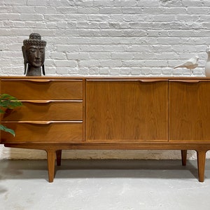 FUNKY Sculptural Mid Century MODERN styled CREDENZA / Media Stand / Sideboard image 2