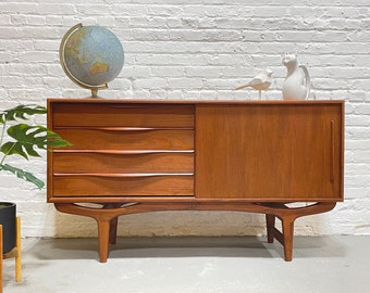 Apartment Sized Mid Century MODERN styled SCULPTURAL CREDENZA / Media Stand / Sideboard