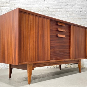 Jens RISOM Mid Century Modern CREDENZA / Media Stand / SIDEBOARD, c. 1960&#39;s
