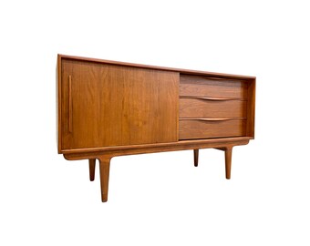 Apartment Sized Mid Century MODERN styled SCULPTURAL CREDENZA / Media Stand / Sideboard