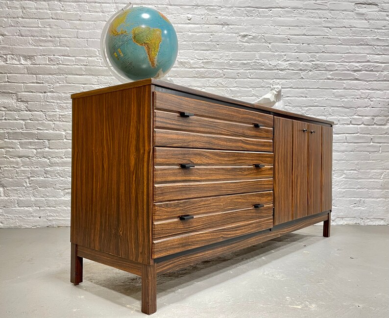 Mid Century Modern Long DRESSER / CREDENZA by American of Martinsville, c. 1960's image 9