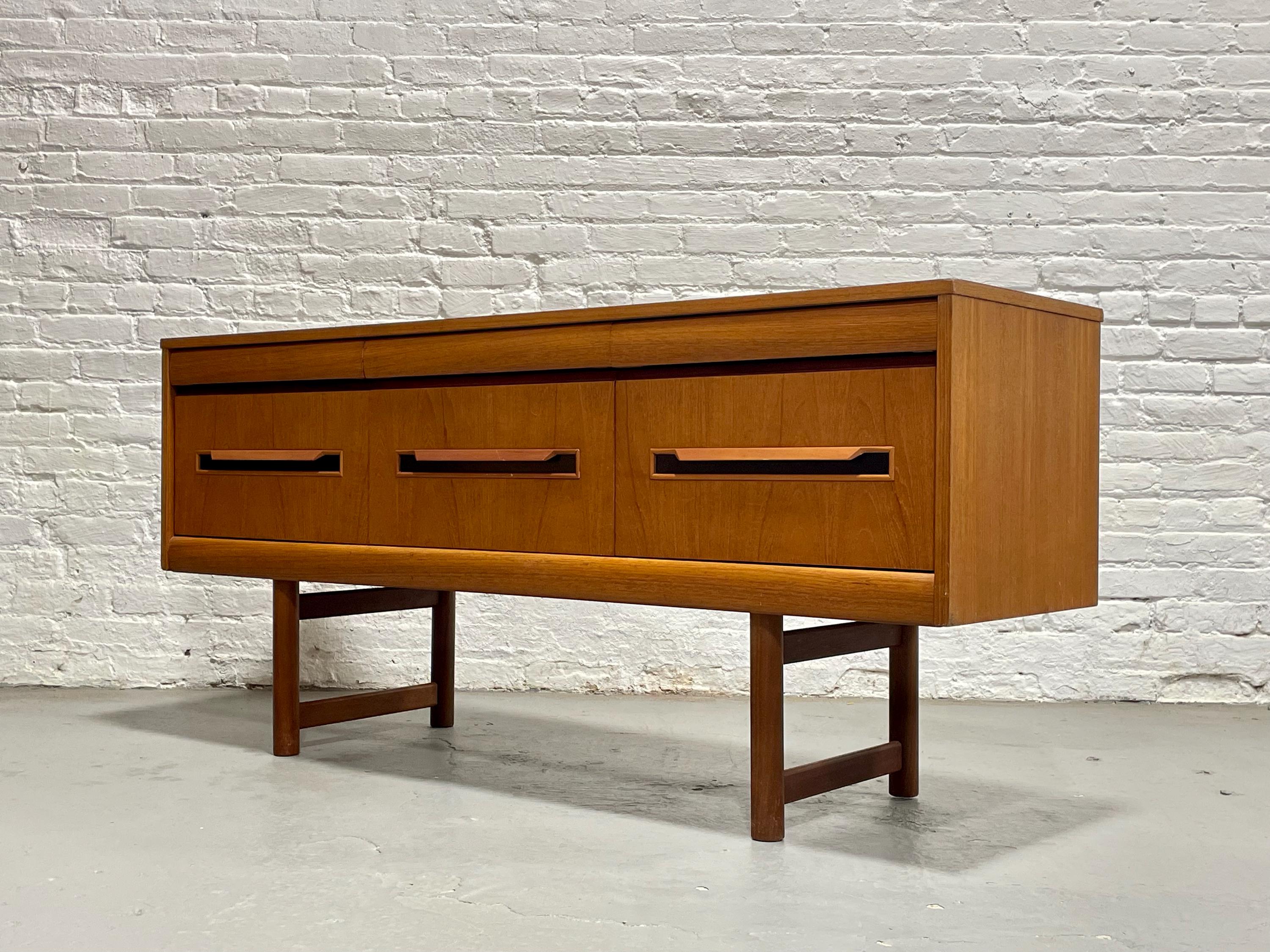 Vintage Mid Century Modern Teak CREDENZA / Sideboard by Elliotts of Newbury, c. 1960's