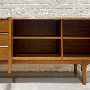 FUNKY Sculptural Mid Century MODERN styled CREDENZA / Media Stand / Sideboard image 4