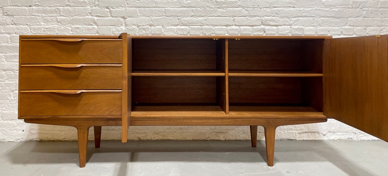 FUNKY Sculptural Mid Century MODERN styled CREDENZA / Media Stand / Sideboard image 4