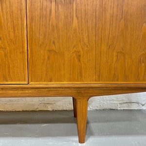 FUNKY Sculptural Mid Century MODERN styled CREDENZA / Media Stand / Sideboard image 7