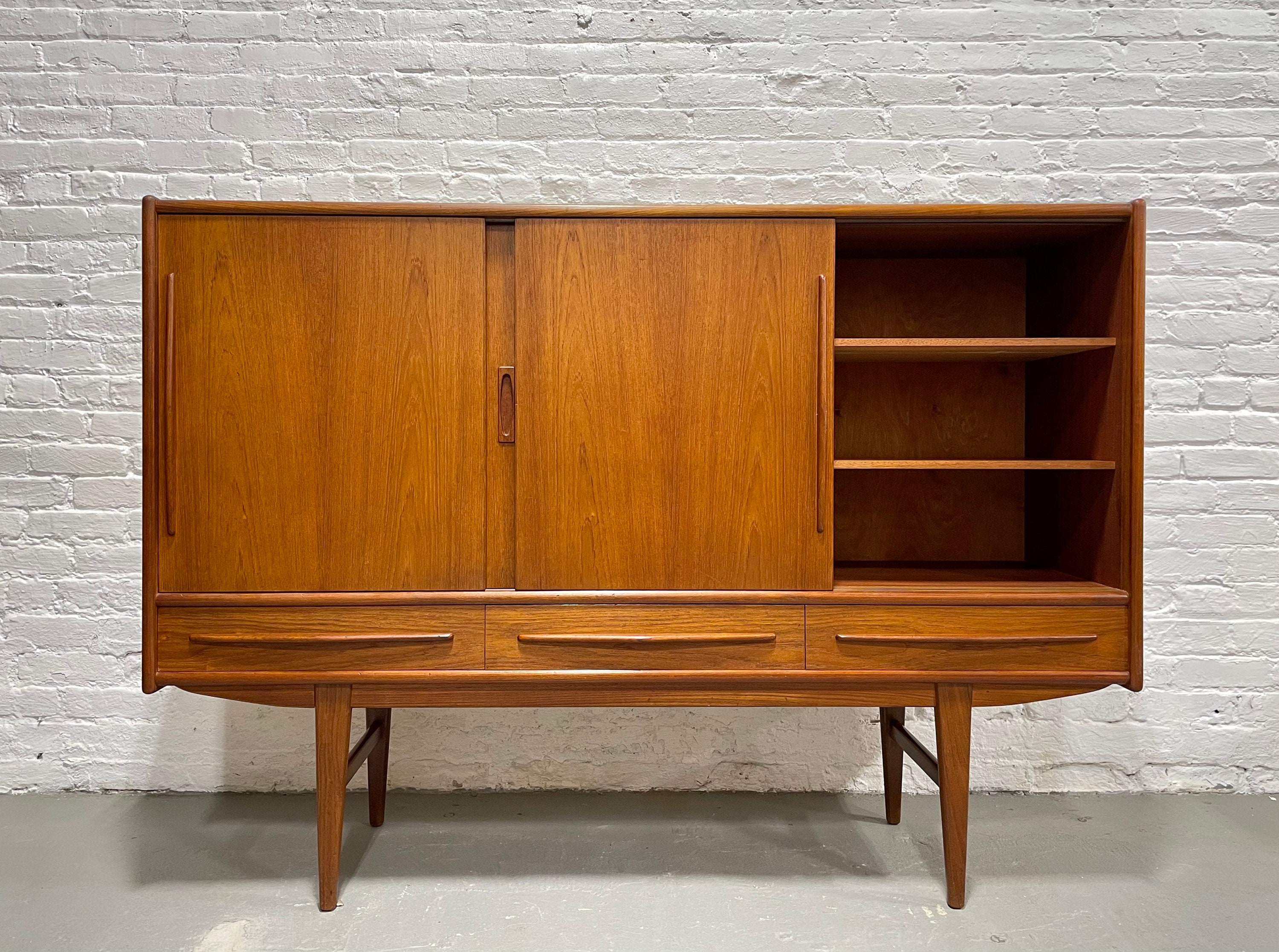 DANISH Mid Century MODERN Teak Credenza SIDEBOARD C