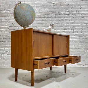 APARTMENT Sized Mid Century MODERN Teak Mini CREDENZA / Sideboard / Media Stand image 5