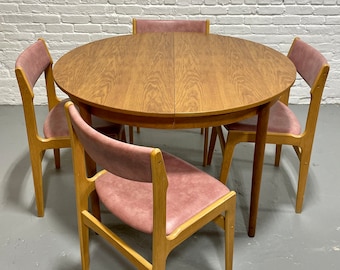 Mid Century MODERN Oak ROUND to OVAL Dining Table attributed to Borge Mogensen, Made in Denmark