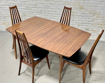 Mid Century Modern Walnut DINING TABLE, c. 1960's