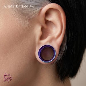 Tunnel auriculaire en titane à changement de couleur, double jauge creuse filetée, Titane ASTM F136 de qualité implantaire anodisé à la main, Plug lobé étiré sur mesure