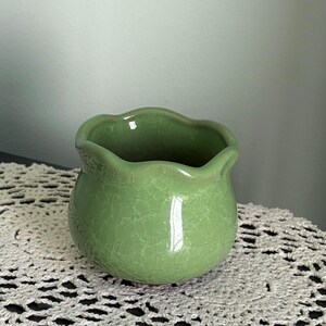 Spring Green Plant Pot - Petite Garden Pot with Tulip Shape and Scalliped Edge