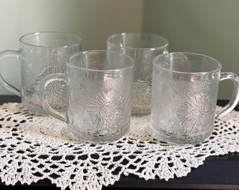 Vintage Glass Coffee Mugs – Set of 4 Embossed Floral Cups