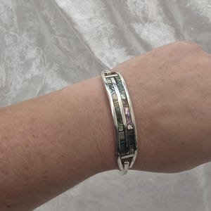 Vintage Taxco Mexiko Abalone Shell Inlay Gångjärnsarmband 6,5" Geometriskt Armband