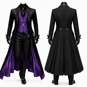 Pode incluir: Um sobretudo preto com forro roxo, usado sobre um colete roxo e uma camisa preta com gravata. O conjunto inclui cal&ccedil;as pretas, luvas pretas e uma corrente de rel&oacute;gio de bolso prateada. O casaco apresenta bordados detalhados nos ombros.