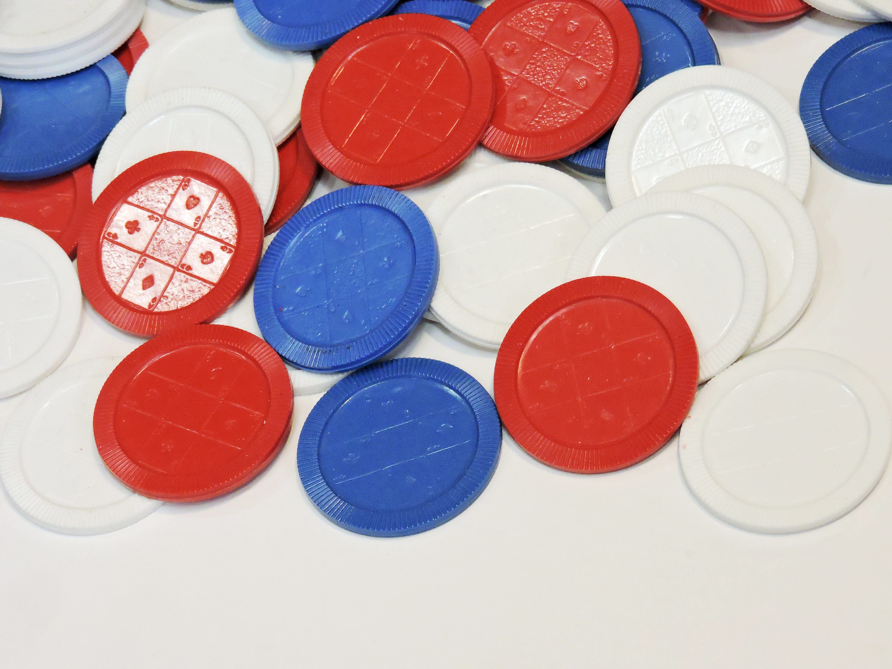 Plastic Poker Chips Vintage Gambling Game Pieces Red White Etsy