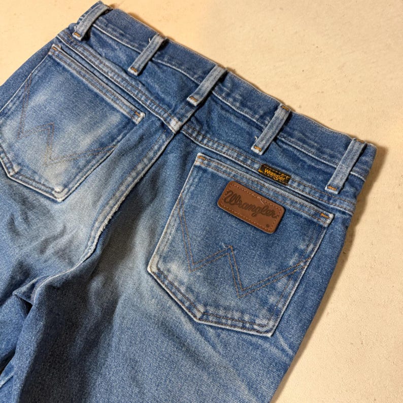 Wrangler 935NAV Cowboy Cut Slim Fit Bootcut Jeans Niebieskie 31x32 wąsy wyblakłe zdjęcie 4
