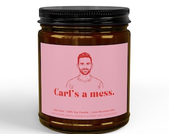 illustrée Carls A Mess | Cadeau de fan de maison d'été drôle | Cadeau de rupture inspiré de la télé-réalité | Décoration Bravo Réunion | Cire de soja non toxique