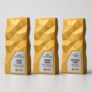 Trofeum korporacyjne Low-Poly Monolith – najnowocześniejszy design – luksusowe wyróżnienie korporacyjne z personalizowaną czarną podstawą