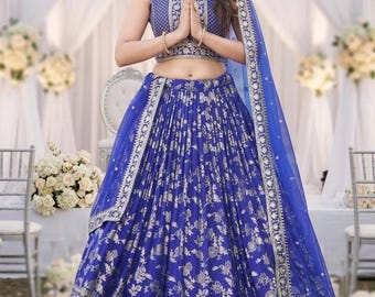Lehenga Choli aus königsblauem Dola-Seidenjacquard mit floralem Folienprint, festliche Hochzeitskleidung