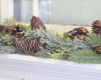 Realistic Pinecone Garland-Artificial Winter Garland-Rustic Christmas Mantel Garland-Modern Christmas Garland-Holiday Decor-Outdoor Garland