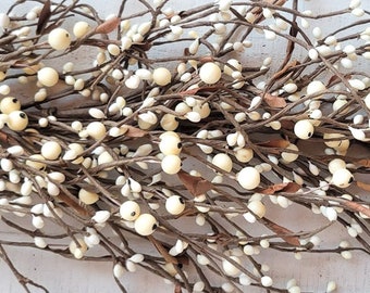 White Berry Garland-Neutral Home Decor-Modern Home-White Table Runner-White Mantel Garland-Winter Garland-Wedding Garland-Wedding Decor