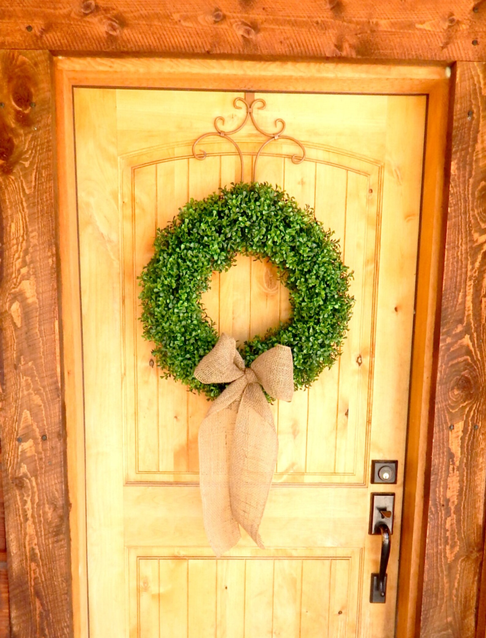 5. Charming Boxwood Wreath Adornment