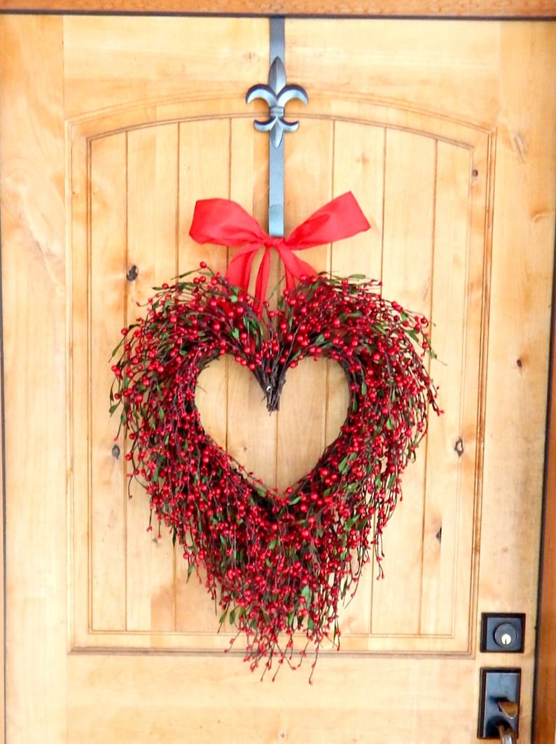 Valentine's Day Wreath-Front Door Wreath-Valentine's Day Wreath-Housewarming Gift-Heart Wreath-Anniversary Gift-Door Wreath-Wreath-Gifts image 2