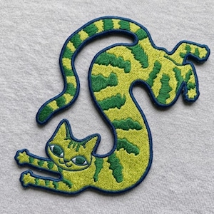 Long Wiggle Cat Iron On Patch, Psychedelic Green Striped Cat Embroidery, Multiple Sizes 3" to 10", Large Trippy Back Patch