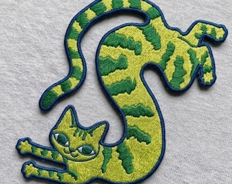Long Wiggle Cat Iron On Patch, Psychedelic Green Striped Cat Embroidery, Multiple Sizes 3" to 10", Large Trippy Back Patch