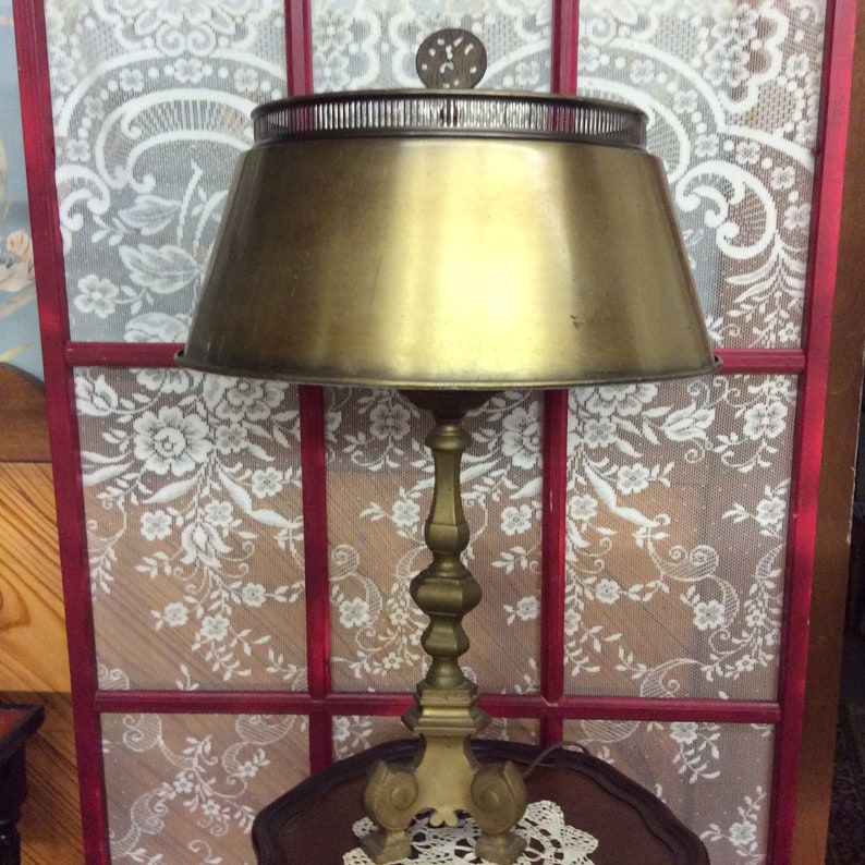 Cast Metal Table Lamp Pull Chain Vintage Shade Antique - Small Vintage Metal Lamp Shades Cast Metal Table Lamp Pull Chain Vintage Shade Antique - Small Vintage Metal Lamp Shades