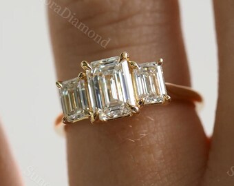 2.5CT Emerald Cut Moissanite Three Stone Engagement Ring, Minimalist Gold Ring, Trilogy Promise Ring, Elegant Bridal Ring, Gifts For Women