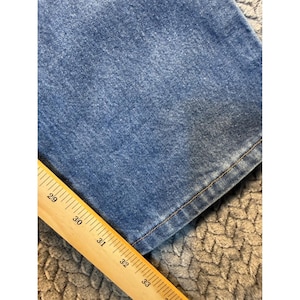 Pantalones vaqueros Wrangler Vintage Cowboy Cut Original Fit para hombre, de mezclilla azul, talla 33x34 (36x32) imagen 4