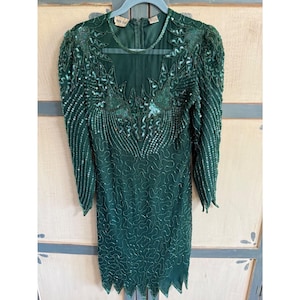 what color shoes to wear with emerald green dress Cowl-Neck La Femme Short Black Sequin Homecoming Dress Emerald / 4
