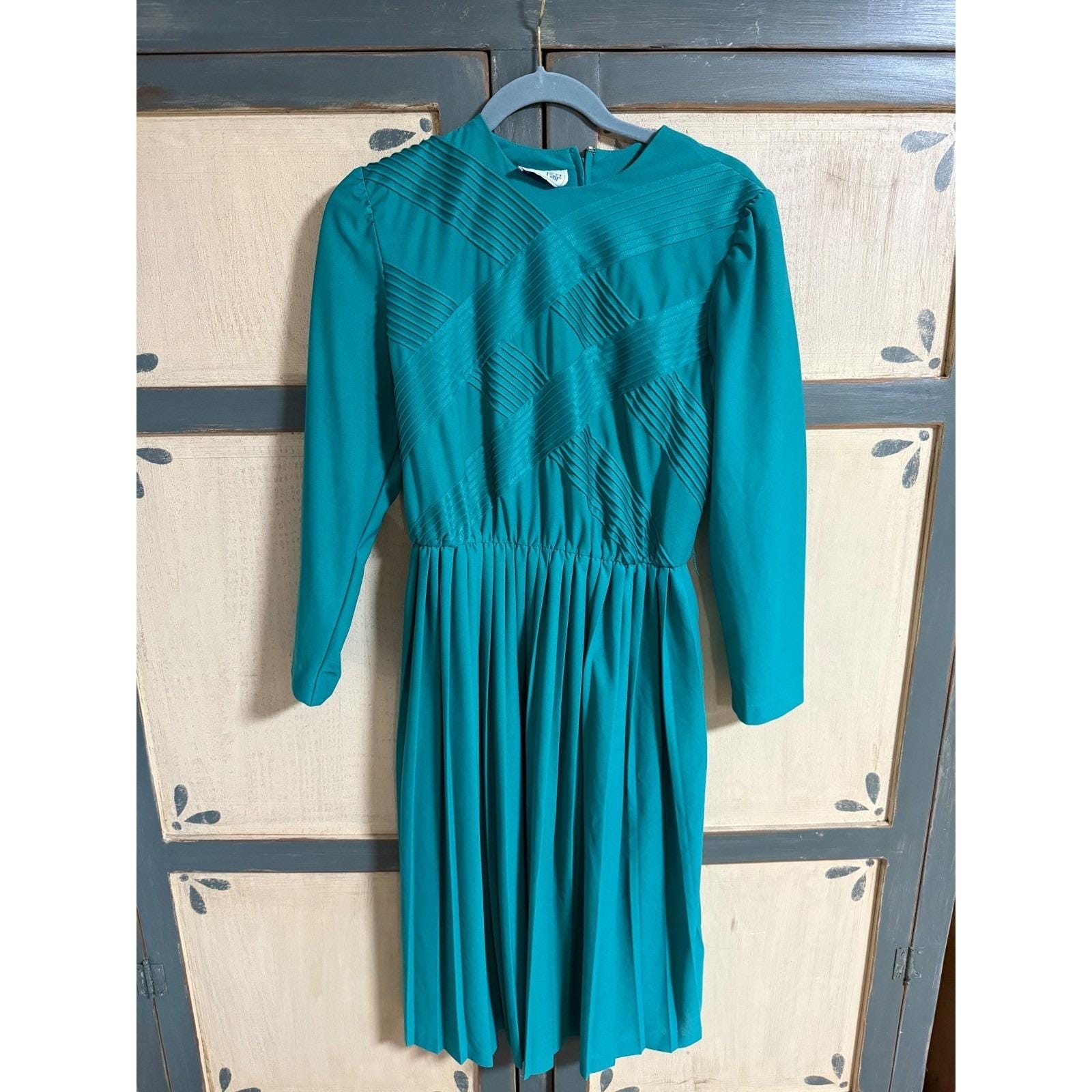 green emerald velvet dress Church Flow Runched Dress-Green – AnnieLuv