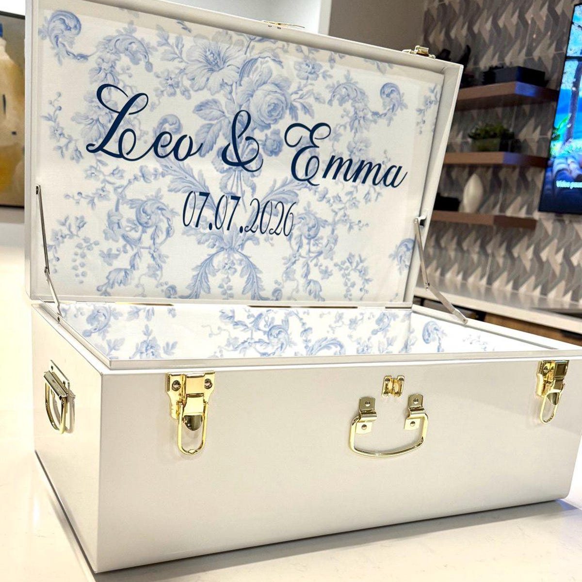 Wedding Keepsake Trunk – Personalized Wedding Memory Box, Elegant Bridal Chest - Etsy