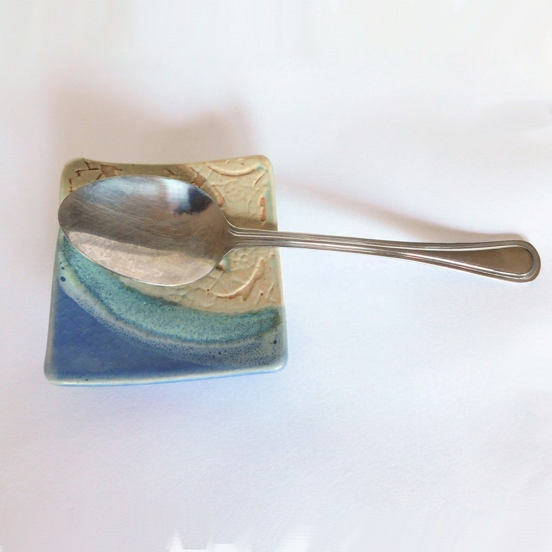 Coffee Spoon Rest in Blue and White image 9